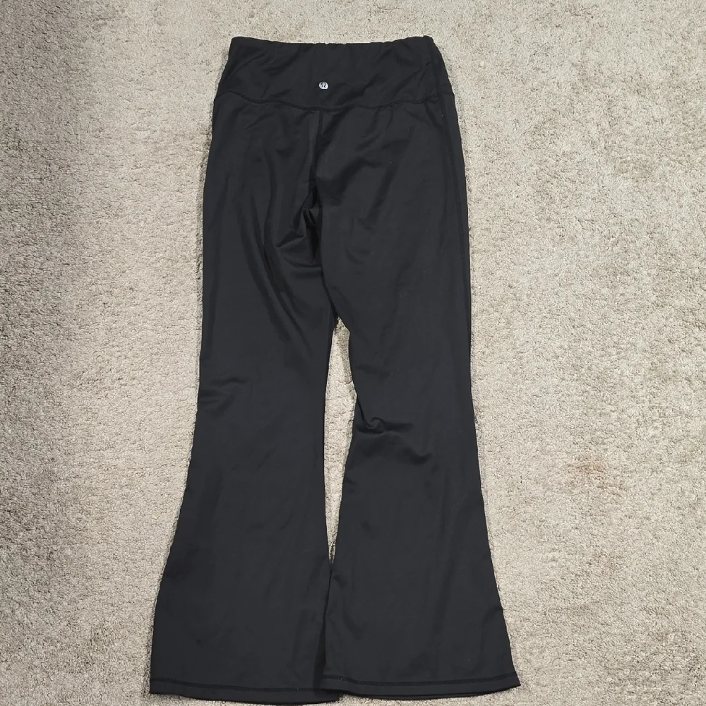 *GIVEAWAY* Lululemon Flare Size 6 - Picture 3 of 6